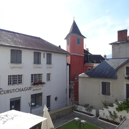 Hotel De La Poste Tardets-Sorholus Exterior photo