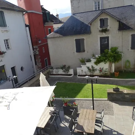 Hotel De La Poste Tardets-Sorholus Exterior photo